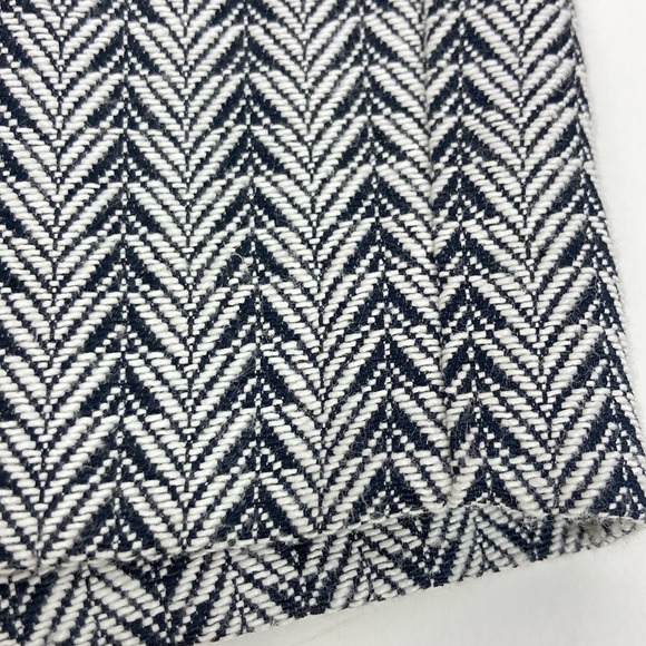 BANANA REPUBLIC 5 Inch Tailored Shorts Black/White   Size 2 - Picture 3 of 9